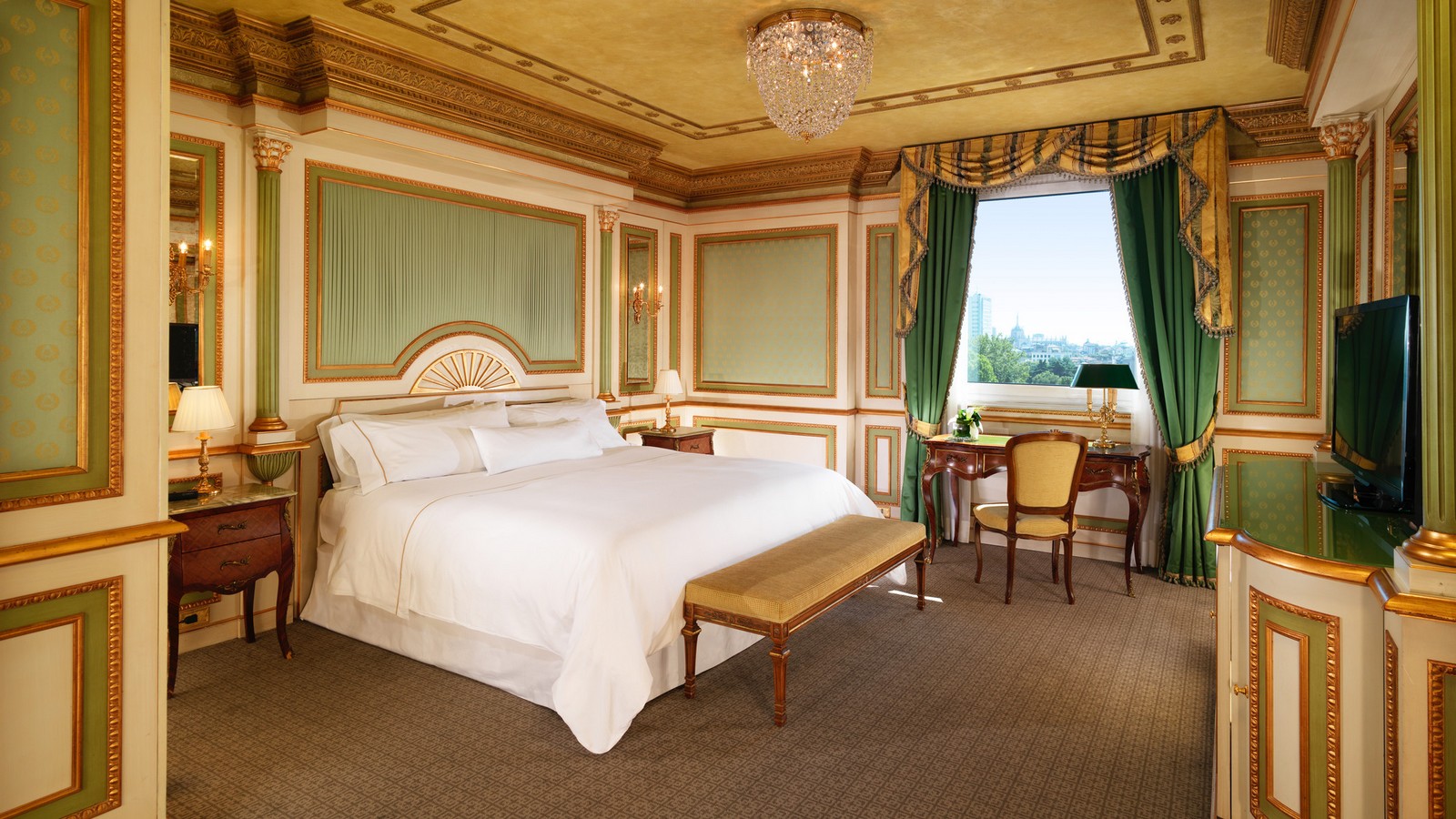 Grand Deluxe Imperial Room